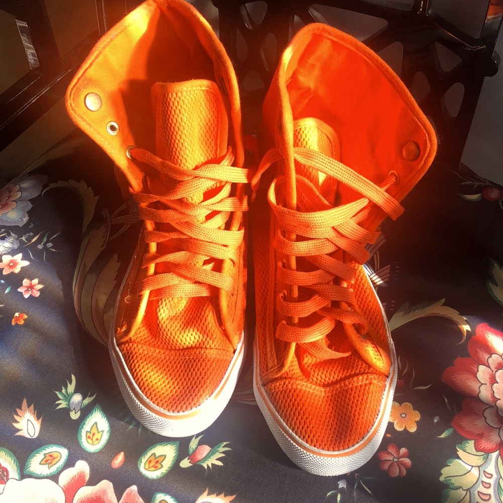Apple Bottoms sneakers, size US 8
